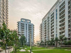 dlf-the-crest1